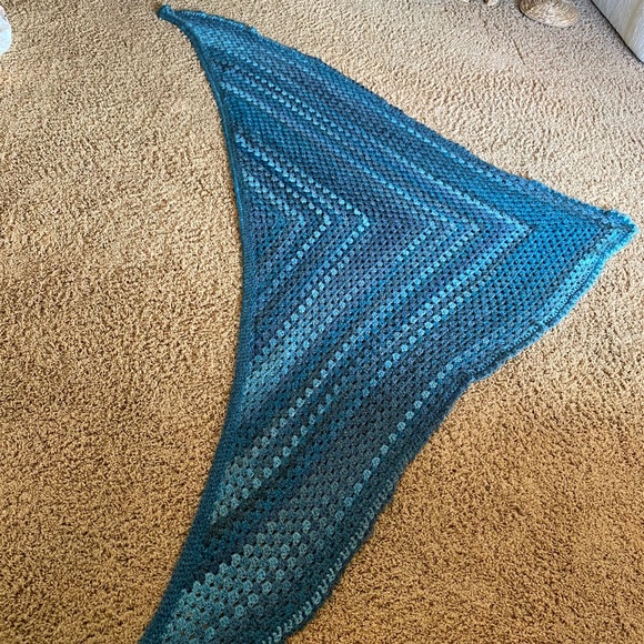 Hand-stitched Blue Mermaid Blanket - Picture 2 of 7